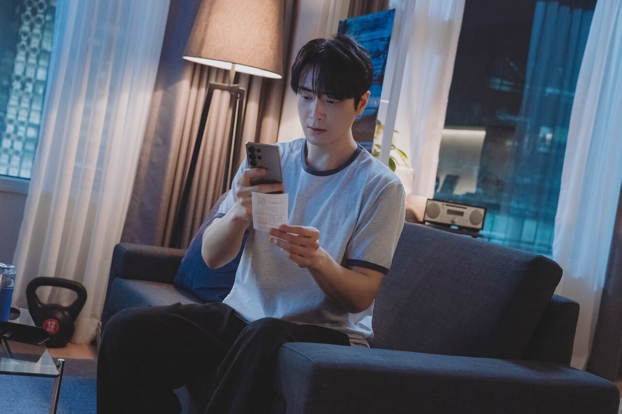 Lee Joon-hyuk como Gong Eun-tae em Uma Fortuna Qualquer